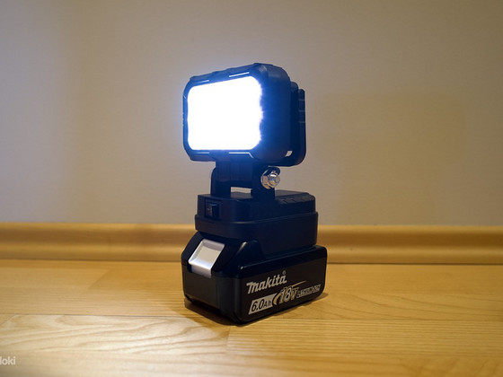 НОВЫЙ светодиодный прожектор (для аккумулятора Makita 18V)