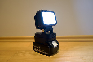 НОВЫЙ светодиодный прожектор (для аккумулятора Makita 18V) (2 фото из 10)