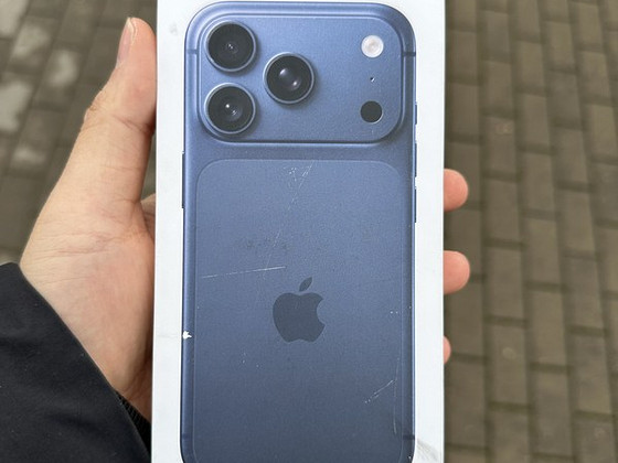 Apple iPhone 17 Pro, 1 TB, Deep Blue