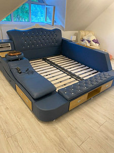 Large bed with many technical features (8 foto / 9)