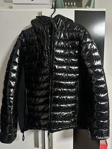 Calvin Klein (2 фото из 2)