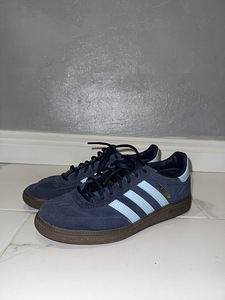 Adidas tossud (1 foto / 1)