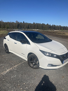 Nissan leaf (2 foto / 4)