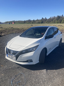 Nissan leaf (4 foto / 4)