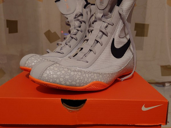 Продаются легкие и гибкие боксерские ботинки Nike