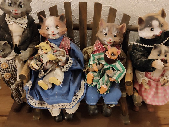 Винтажные кошки. Семья.
