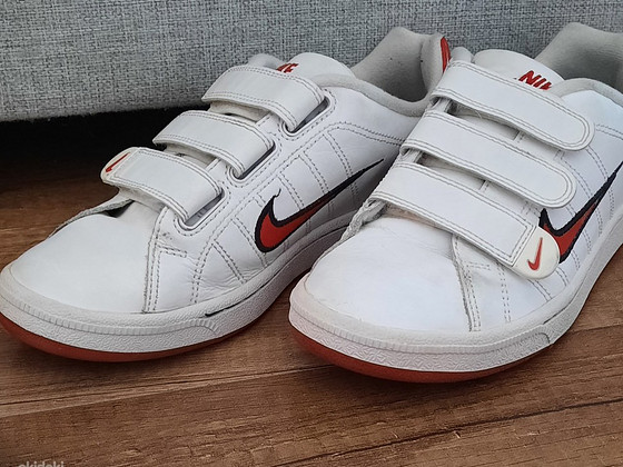 Кроссовки Nike, р.37.5