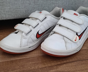 Nike tossud,s.37.5 (1 foto / 3)