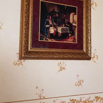 Вышитая крестиком картина.