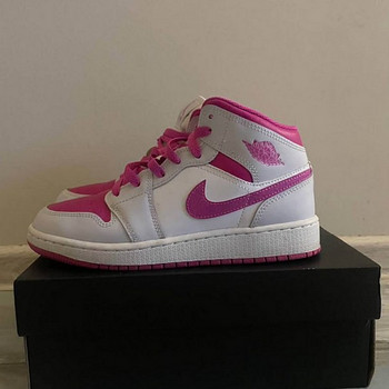 Jordan 1 mid