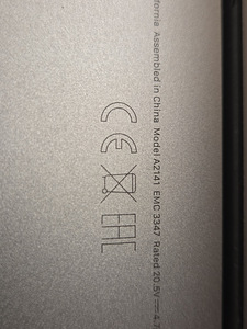 (Doesn't work) 2019 macbook pro 16 inch - for spare parts (1 foto / 2)