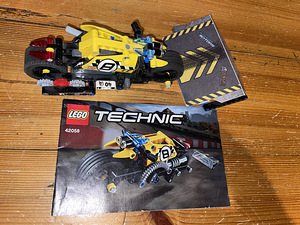 Lego Technic мотоцикл (1 фото из 1)