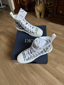 Кеды DIOR(оригинал) (2 фото из 6)