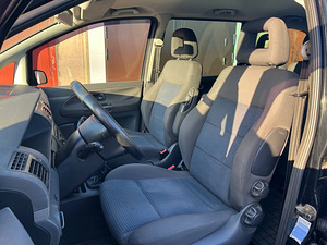 Volkswagen Sharan (6 фото из 9)
