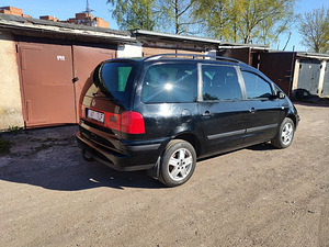 Volkswagen Sharan (3 фото из 9)