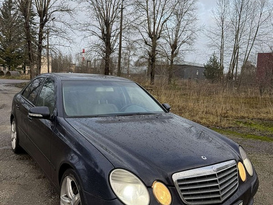 MERCEDES-BENZ E220 CDI