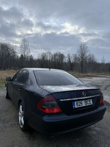 MERCEDES-BENZ E220 CDI (4 фото из 6)