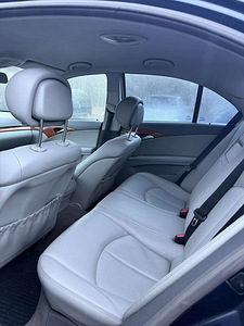 MERCEDES-BENZ E220 CDI (5 фото из 6)