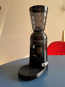 Кофемолка Hario V60 (3 фото из 5)
