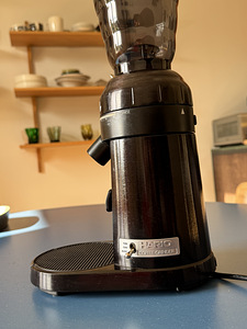 Кофемолка Hario V60 (4 фото из 5)