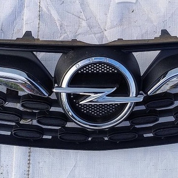 Opel Astra K 39130501 ülemine radiaatorivõre