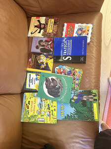 Книги (2 фото из 7)