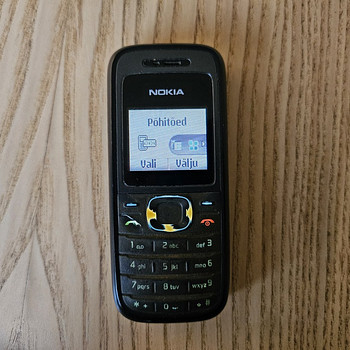 Nokia nuppudega telefon
