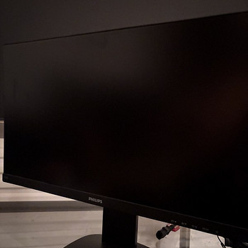 24 LCD monitor Philips