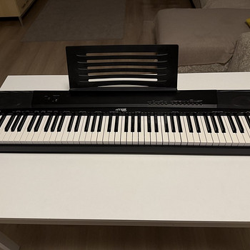 Müüa süntesaator Max music KB6