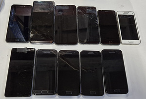 Telefonid varuosadeks (1 foto / 2)