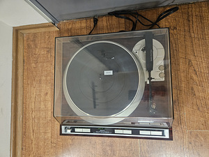 Denon DP-37F 2-Speed Direct-Drive Turntable (2 foto / 6)