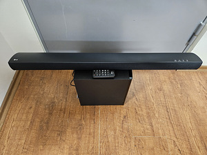 LG Electronics SH2 2.1-канальная 100-ваттная звуковая панель (2 фото из 4)