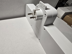 Universaalne pistikupesa paneel USB laadimispordiga (4 foto / 6)