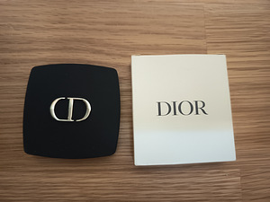 Dior (1 foto / 3)