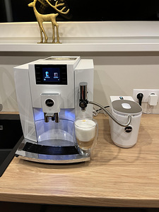 Täisautomaatne espressomasin JURA E8 (1 foto / 1)
