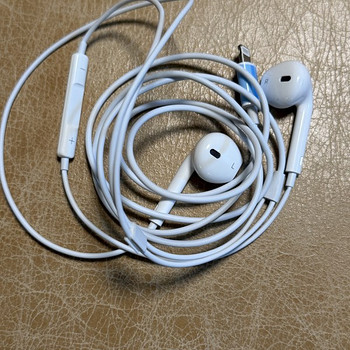 Apple EarPods_lightning