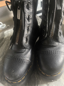 Dr Martens saapad (6 foto / 6)