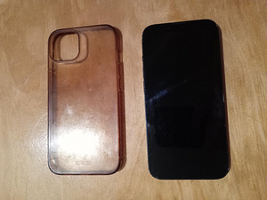 iPhone 14 (1 foto / 2)