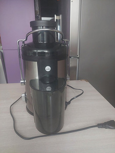 Соковыжималка (1 фото из 2)
