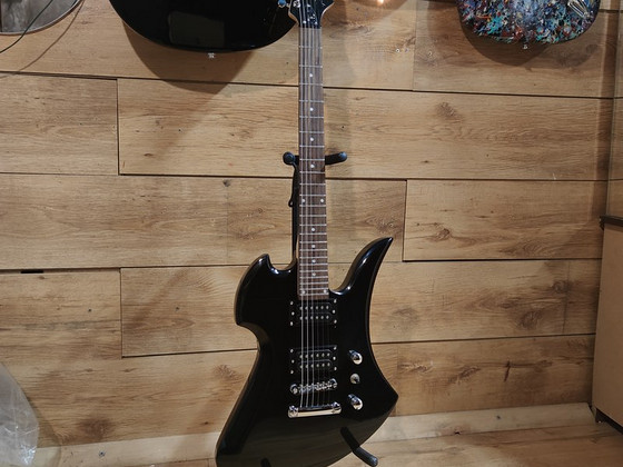Rock Series Elektrikitarr – Must Võimsus ja Lavaenergia!