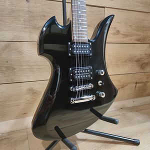 Rock Series Elektrikitarr – Must Võimsus ja Lavaenergia! (2 foto / 3)