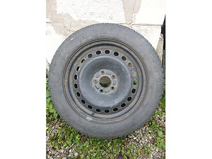 Стальной диск Volvo R16 с шиной (1 фото из 3)