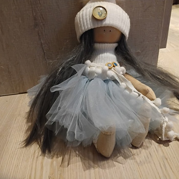 Käsitsi valmistatud nukk