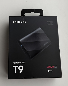 Samsung SSD T9 4TB USB 3.2 Gen 2, Black (1 фото из 5)