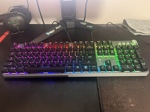 UUS! Msi strike 600 silent (2 foto / 4)