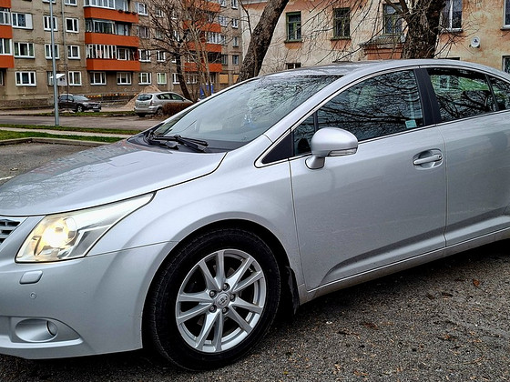 Продам TOYOTA AVENSIS, АВТ SEDAN 2010.г.в. 2.0 бензин 112 kw