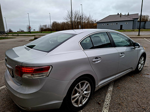 Продам TOYOTA AVENSIS, АВТ SEDAN 2010.г.в. 2.0 бензин 112 kw (8 фото из 9)
