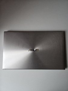 Asus Zenbook UX533FN (1 foto / 5)