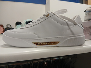 Tommy Hilfiger tossud (2 foto / 2)