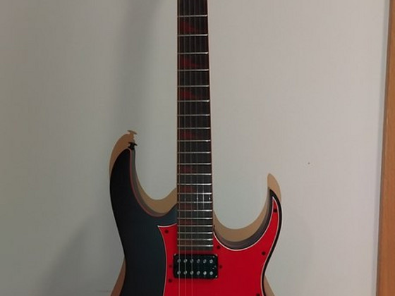 Guitar Ibanez red and black